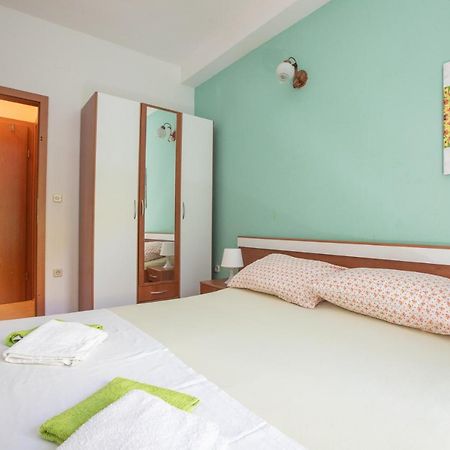 Vega Apartments Podgora Luaran gambar